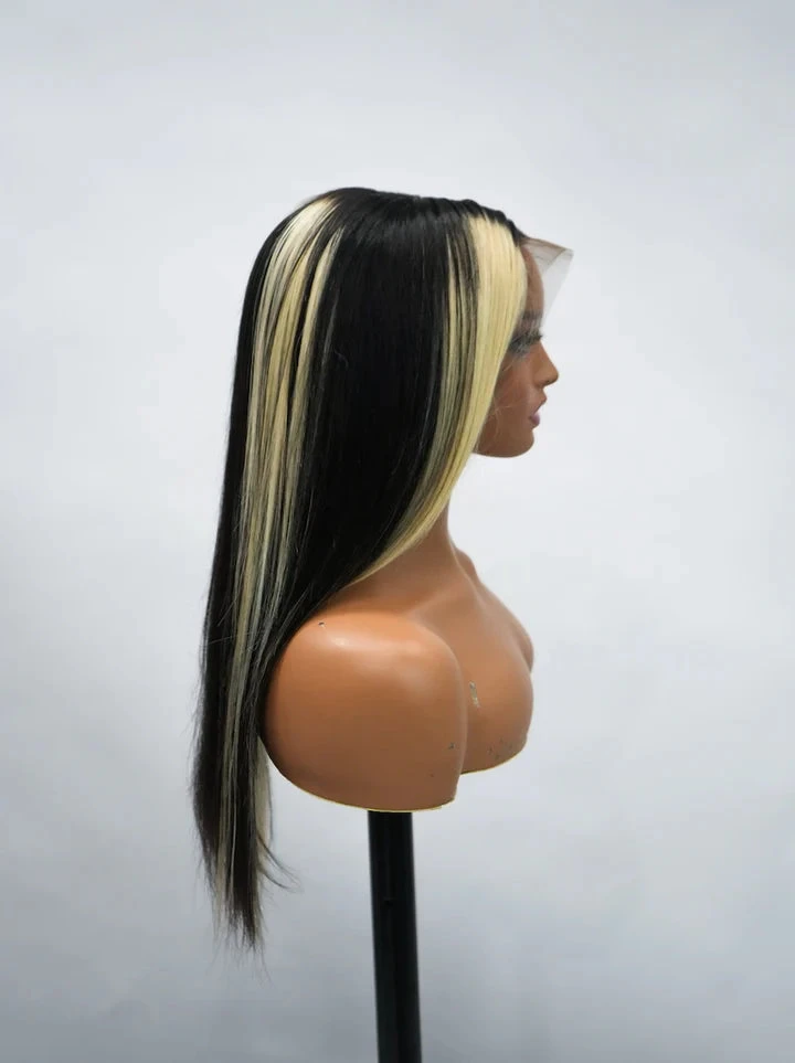 HERSHE HIGHLIGHTS 100% VIRGIN 13X4 P1B/613 ST HERSHE HIGHLIGHTS 100% VIRGIN 13X4 P1B/613 ST -Beauty and Company DSC06632