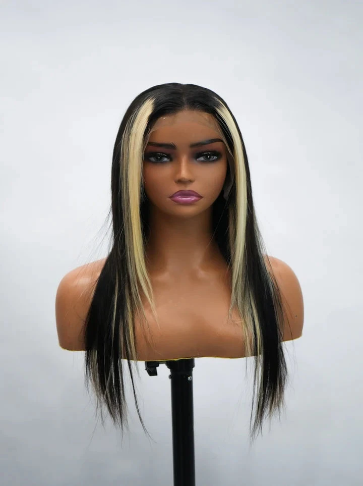 HERSHE HIGHLIGHTS 100% VIRGIN 13X4 P1B/613 ST HERSHE HIGHLIGHTS 100% VIRGIN 13X4 P1B/613 ST -Beauty and Company DSC06634