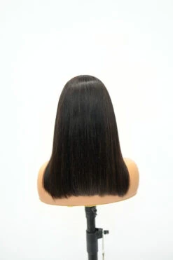 HERSHE GOLD 13X4 BOB STRAIGHT WIG -Beauty and Company DSC09255 300593bf bc33 40fb bf82 585d483ecf53